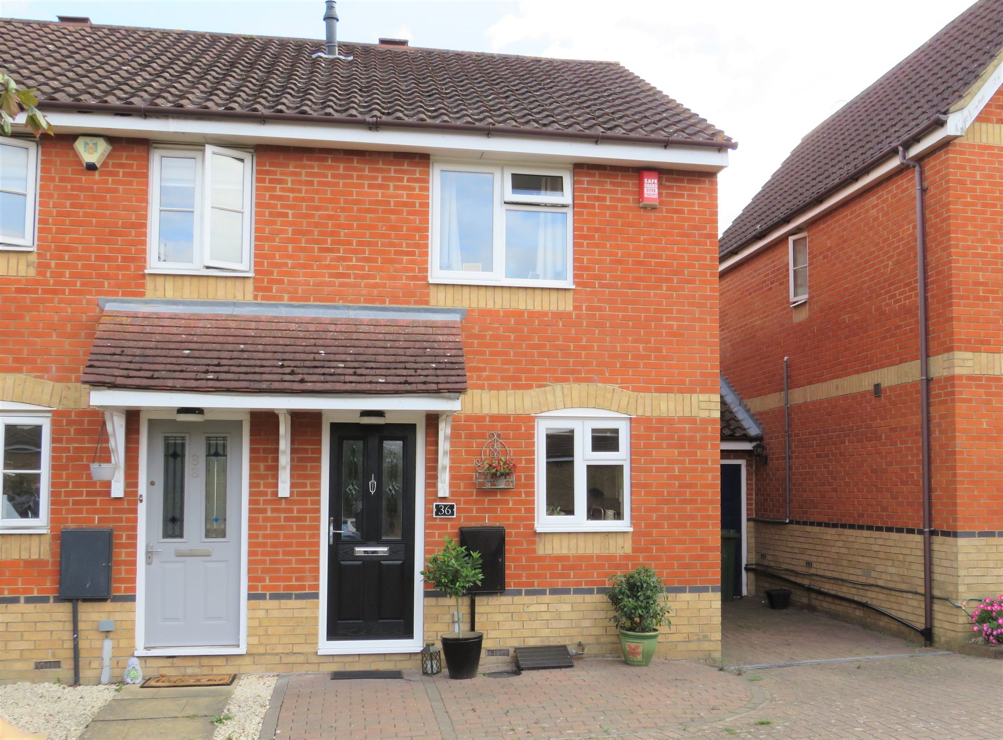 2 bed end terrace house for sale in Heron Close, Rayleigh SS6 Zoopla