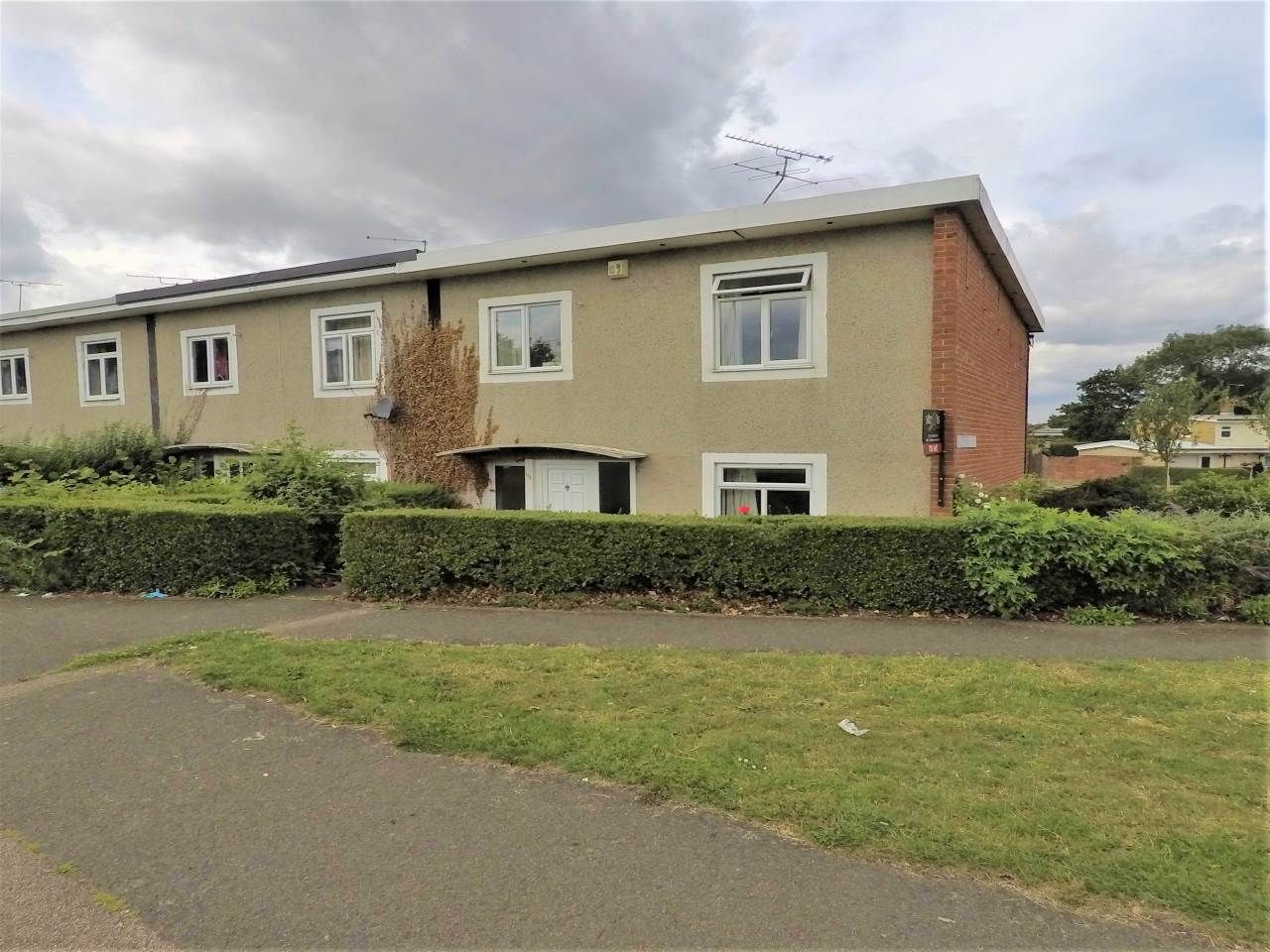 4 bed property to rent in Rise, Hatfield, Hertfordshire AL10