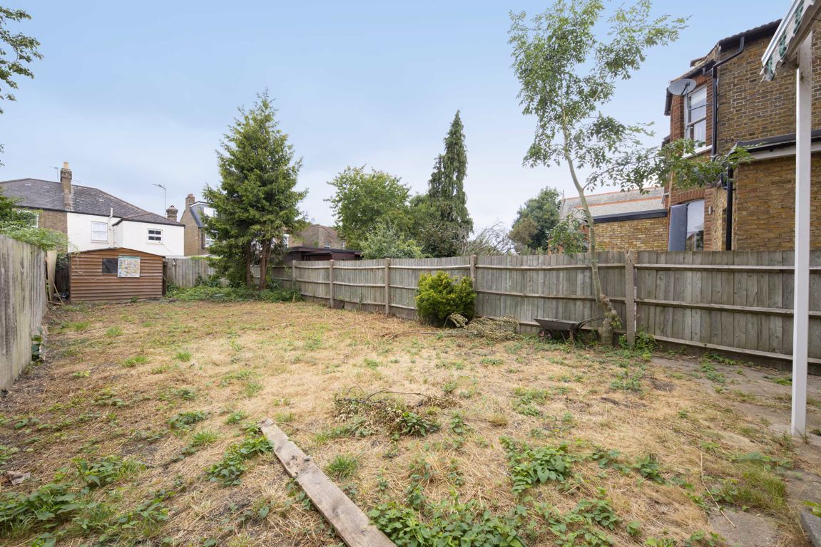 4 bed property for sale in St. James Avenue, London W13 Zoopla