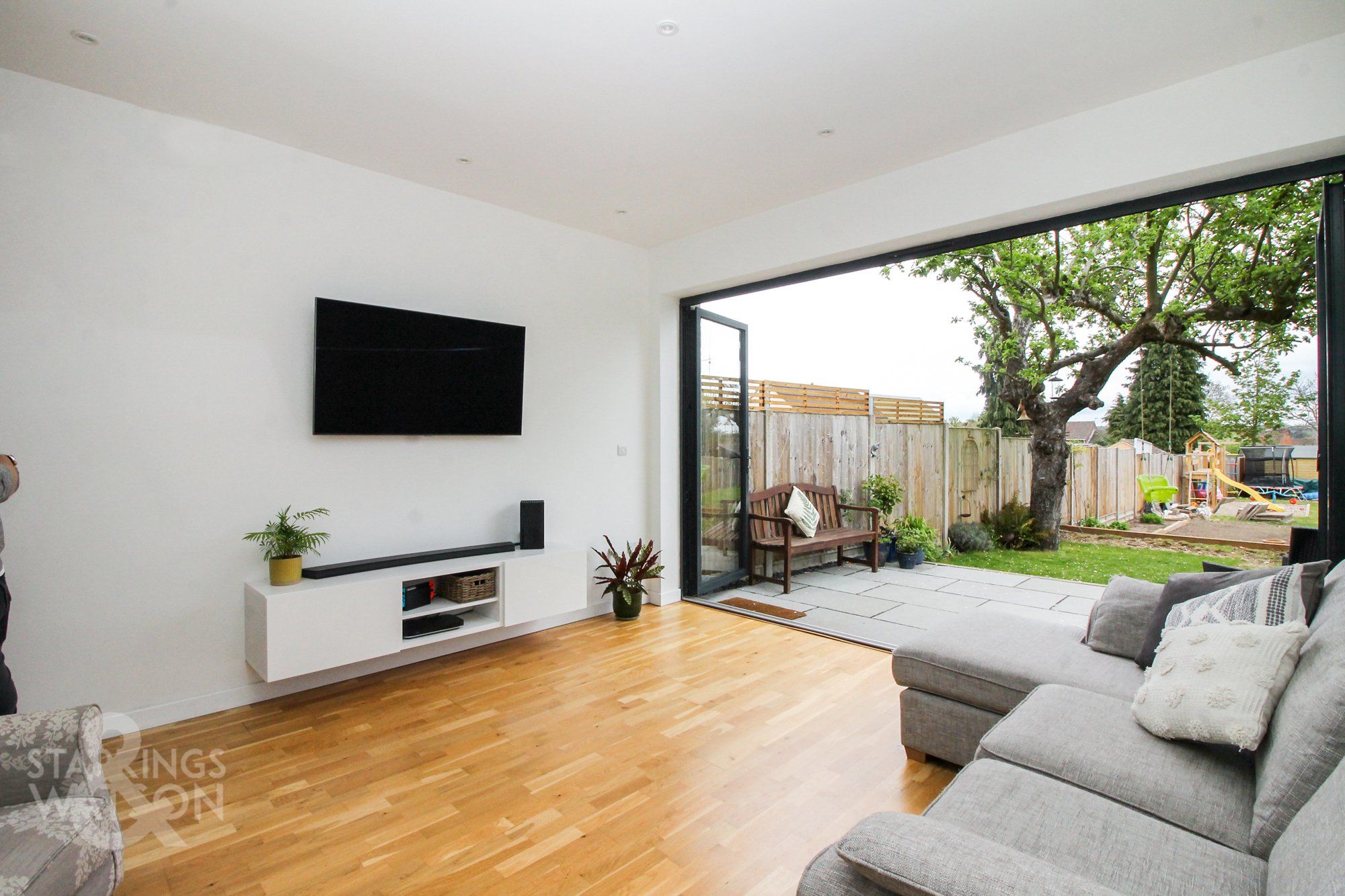 3 bed semidetached house for sale in Norwich Road, Costessey, Norwich