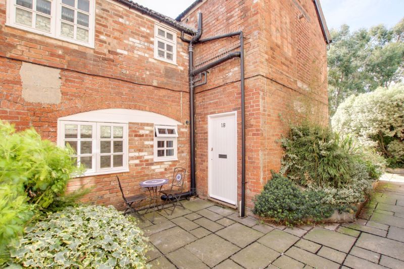 1 bed flat for sale in Hill Street, Trowbridge BA14 Zoopla