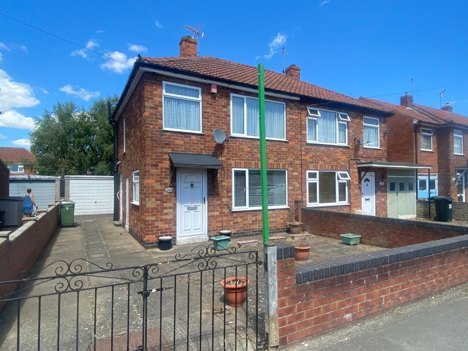 3 bed semidetached house for sale in Anthea Drive, York YO31 Zoopla
