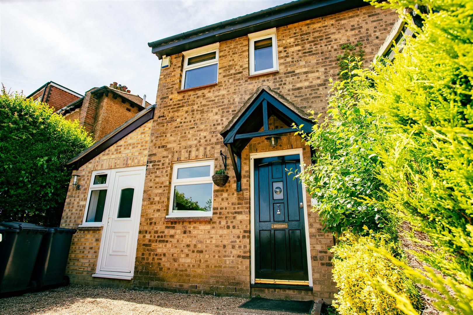 3 bed semidetached house for sale in Rockington Way, Crowborough TN6