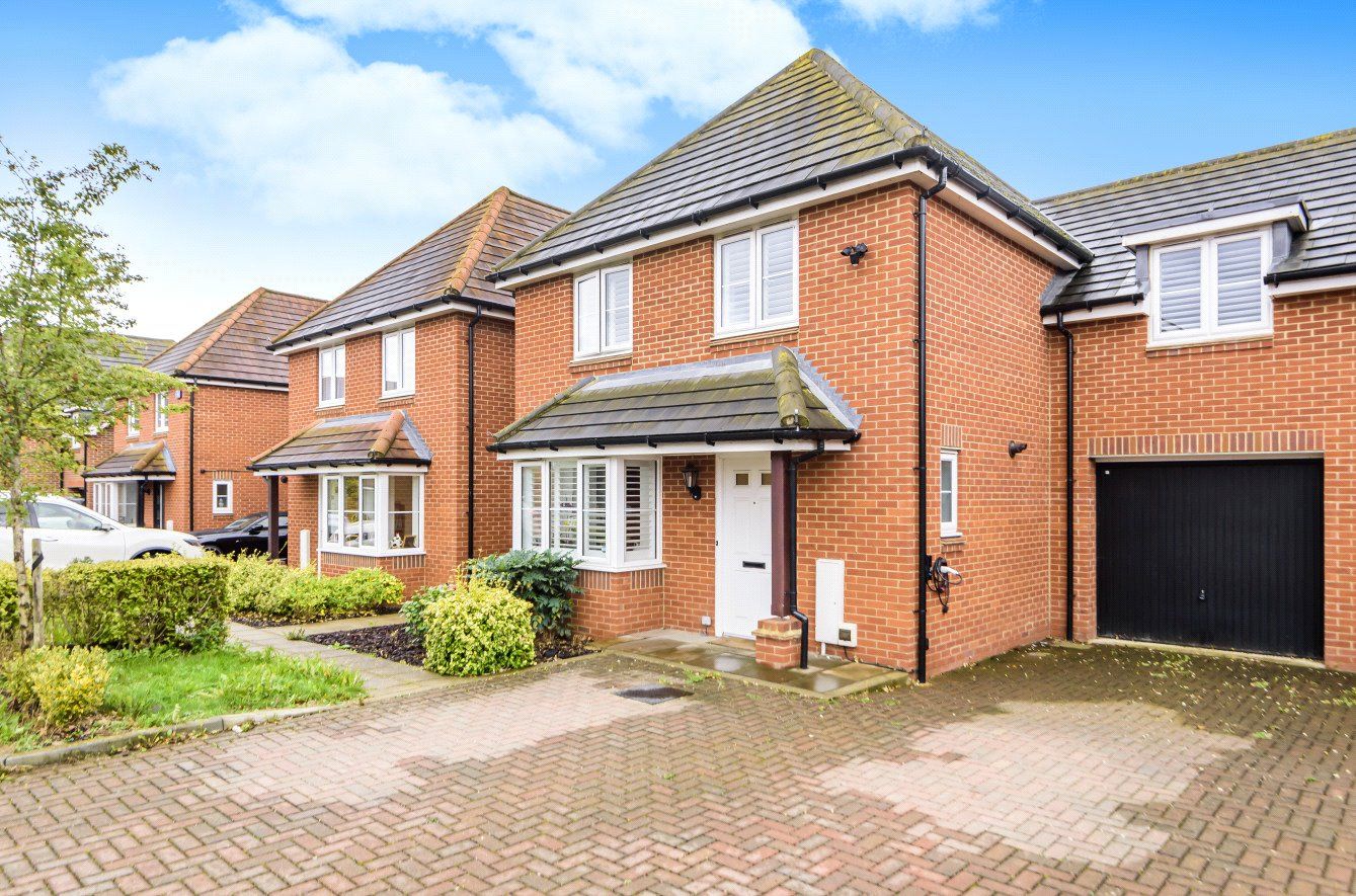 4 bed semidetached house for sale in Offord Grove, Leavesden, Watford