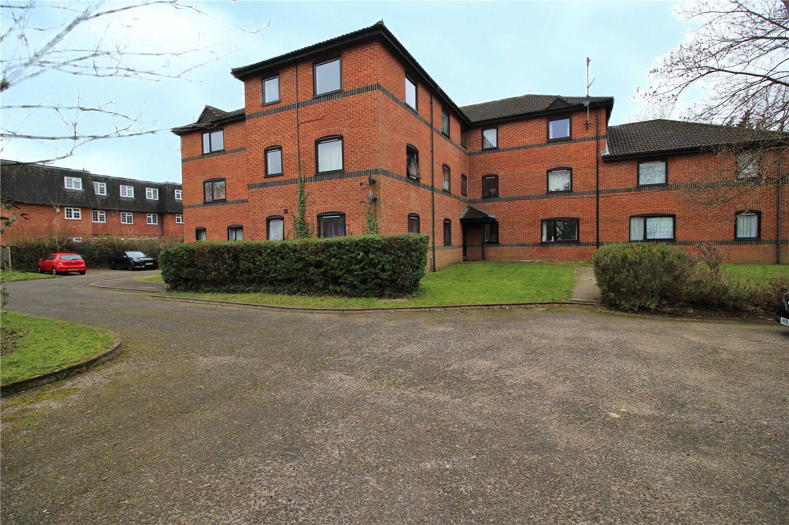 2 bed flat for sale in Wetherby Gardens, Farnborough GU14 Zoopla