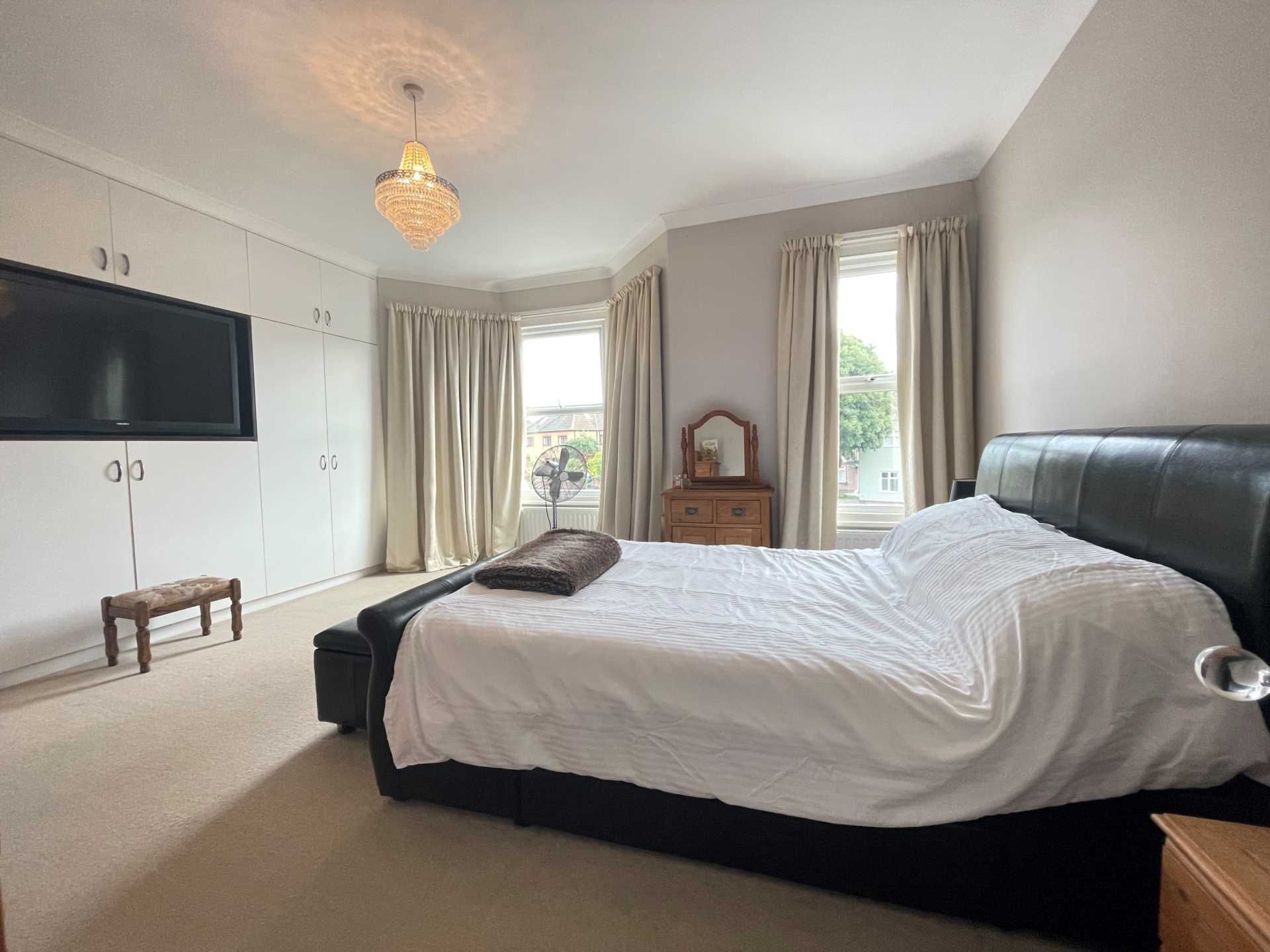 4 bed semidetached house for sale in West Heath Road, Upper Abbey Wood