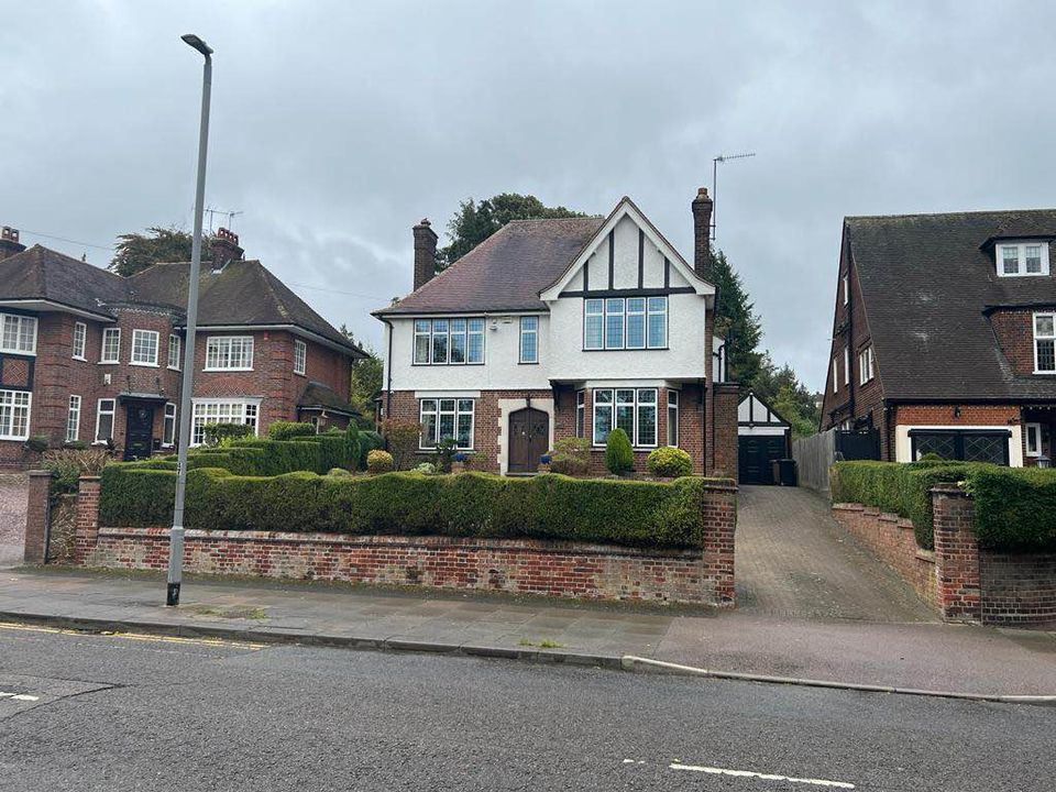 5 bed detached house to rent in Old Bedford Road, Luton LU2 Zoopla