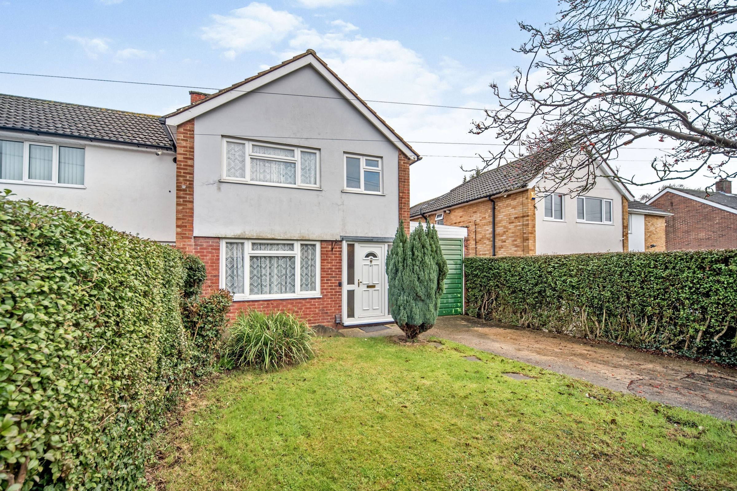 3 bed end terrace house to rent in Fulmar Road, Brickhill, Bedford MK41