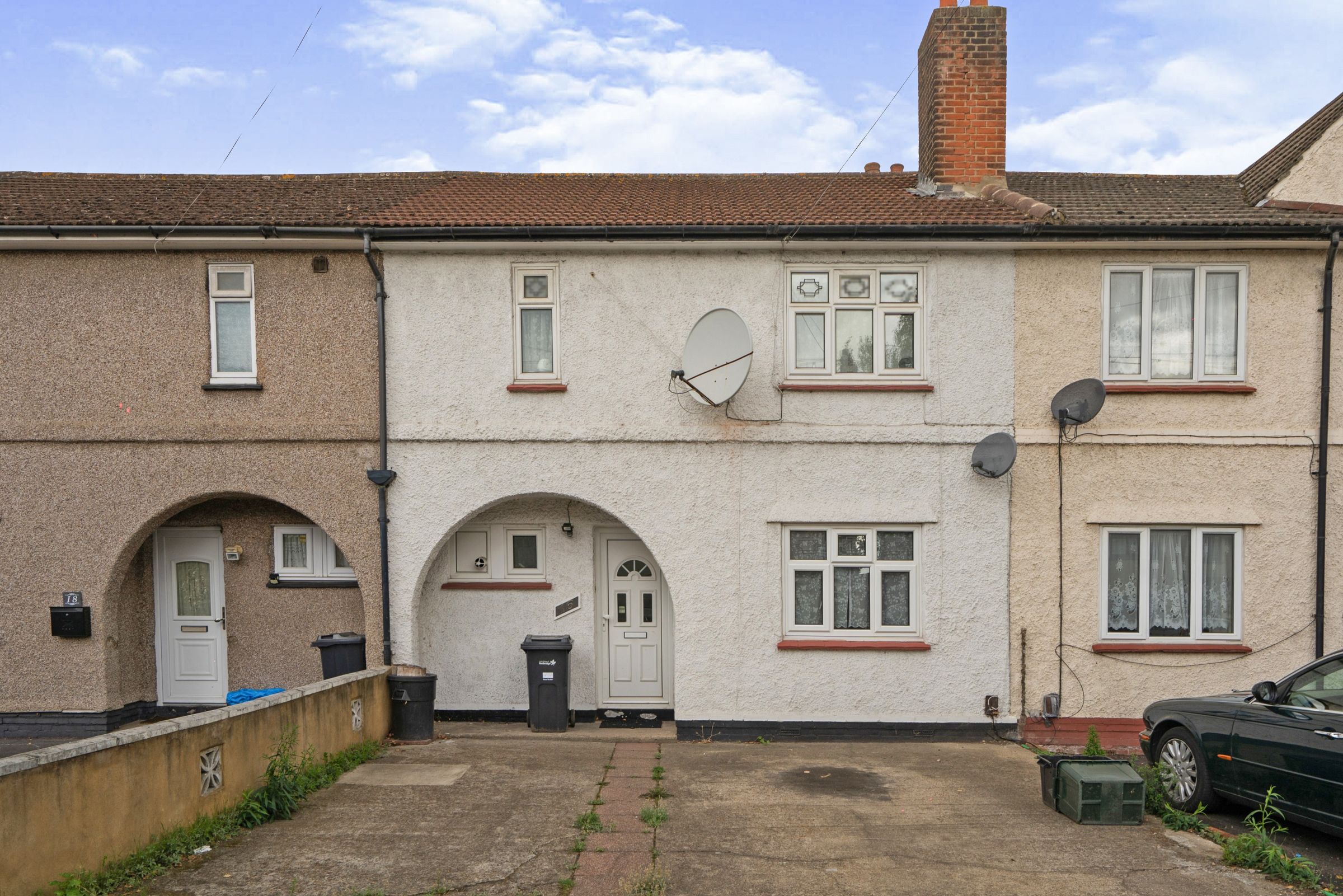3 bed terraced house to rent in Raymond Road, Ilford IG2 Zoopla