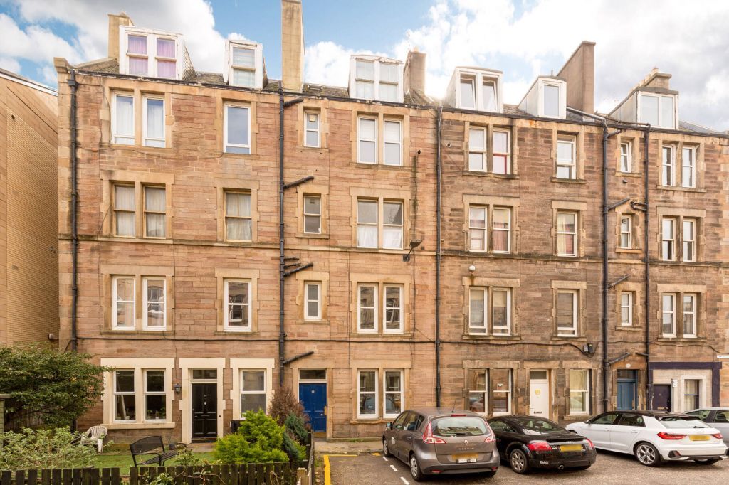 33(Pf1) Gardner's Crescent, Fountainbridge, Edinburgh EH3  