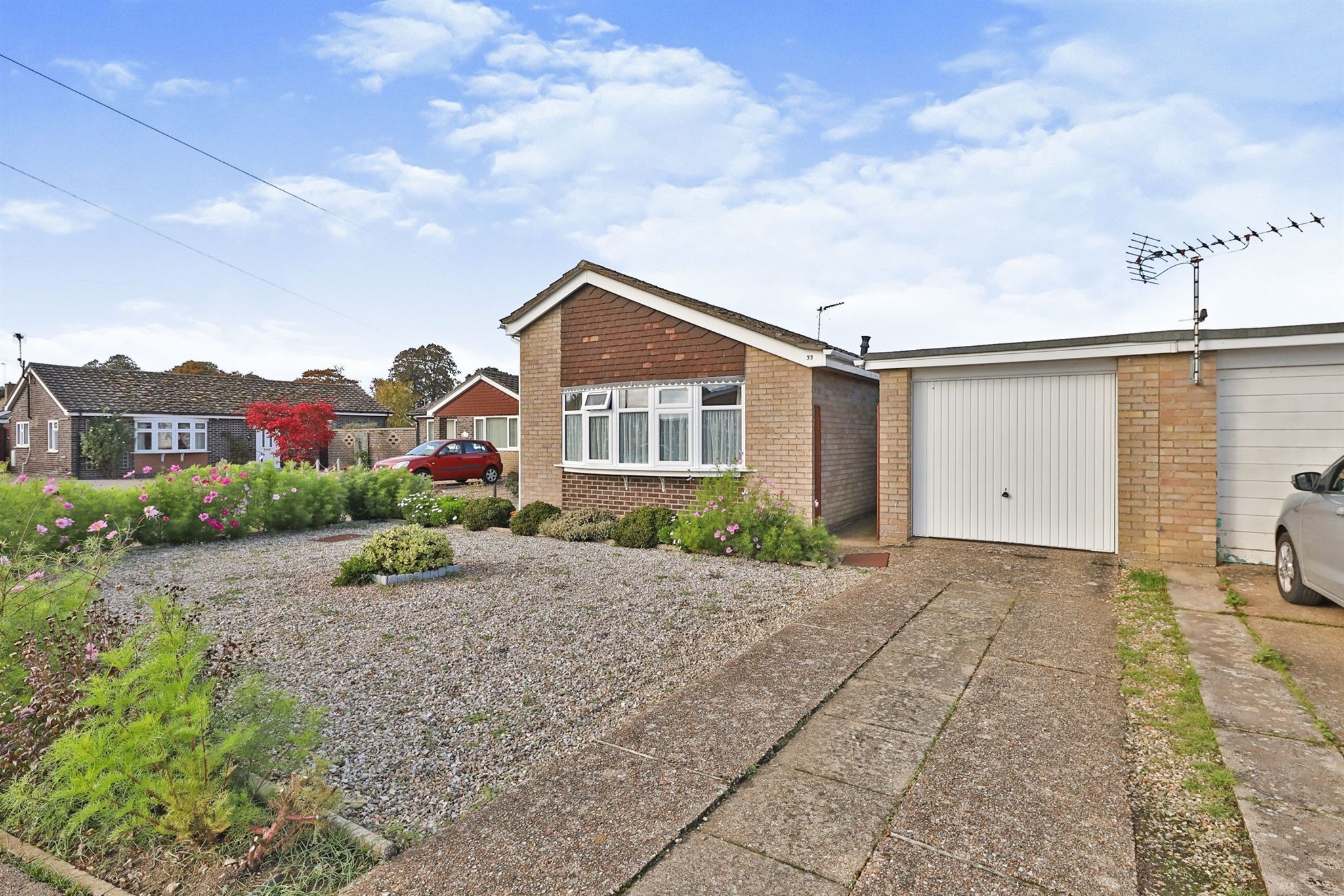 2 bed detached bungalow for sale in Courtfields, Swaffham PE37 Zoopla
