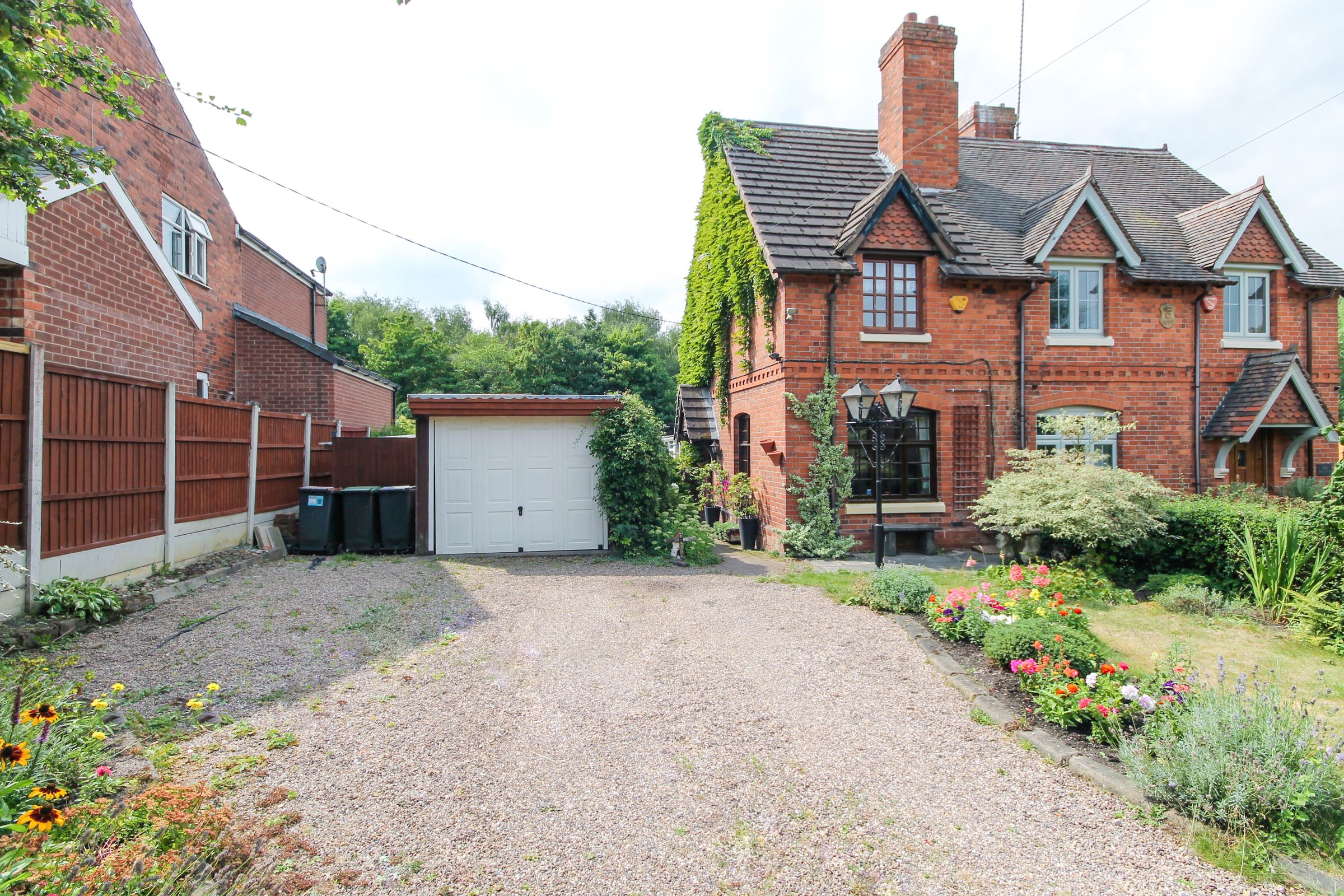 2 bed semidetached house for sale in Newthorpe NG16 Zoopla