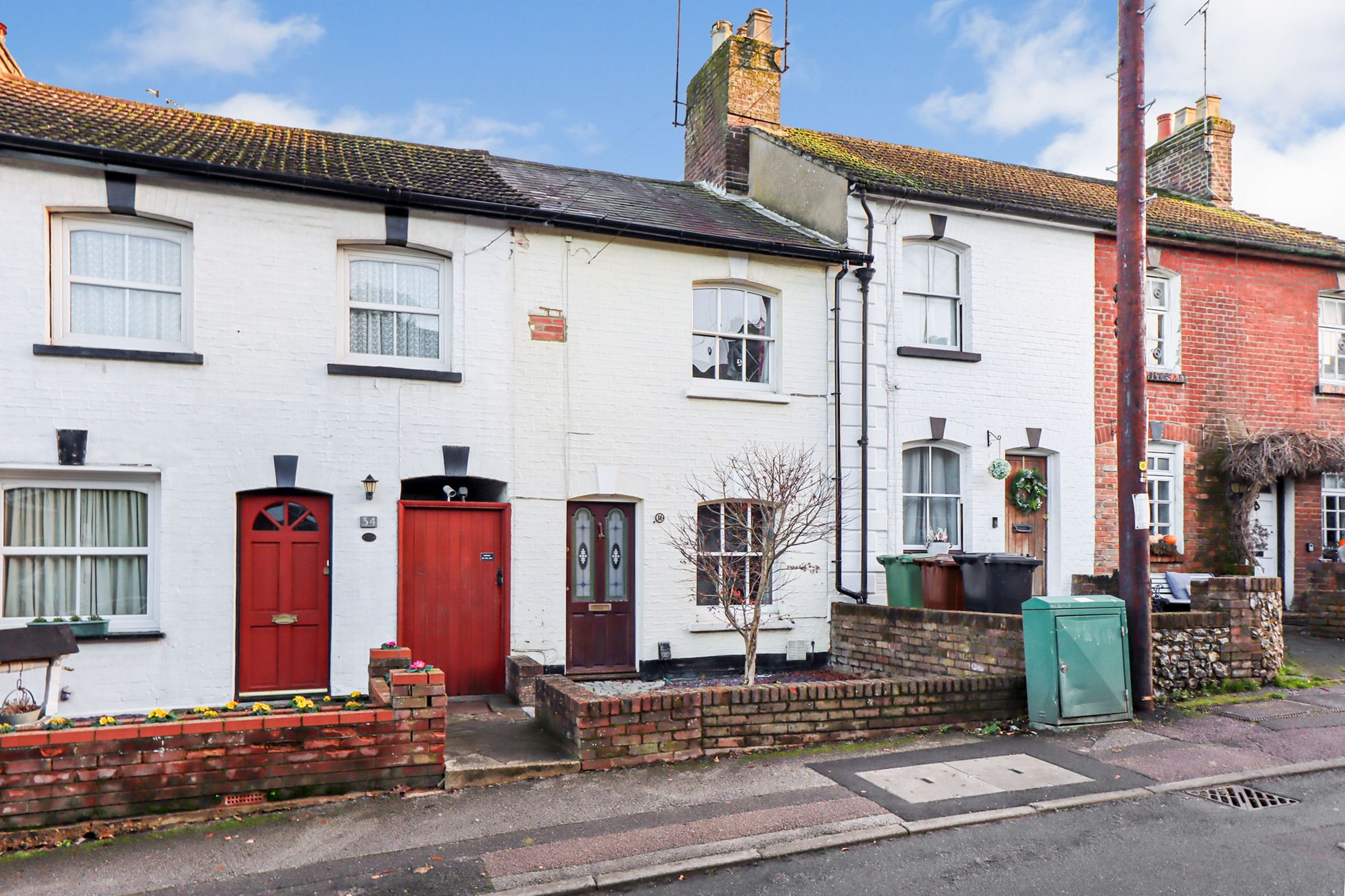 2 bed terraced house to rent in Cravells Road, Harpenden, Harpenden AL5