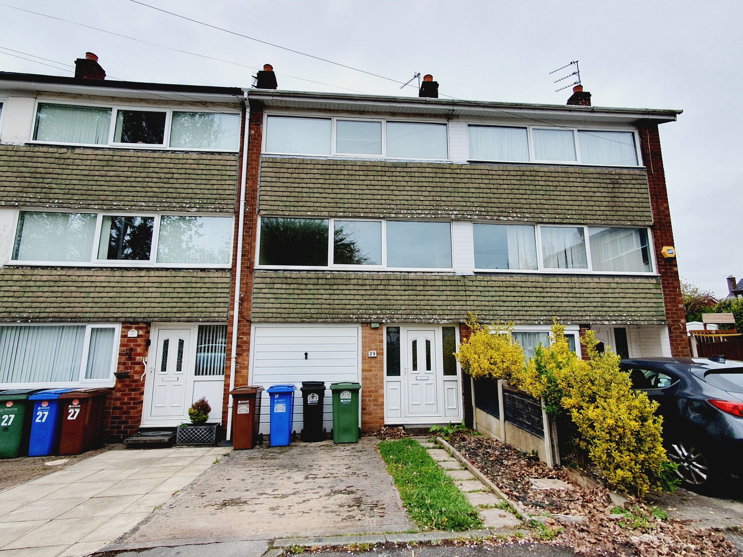 4 bed town house for sale in Lowndes Close, Heaviley, Stockport SK2