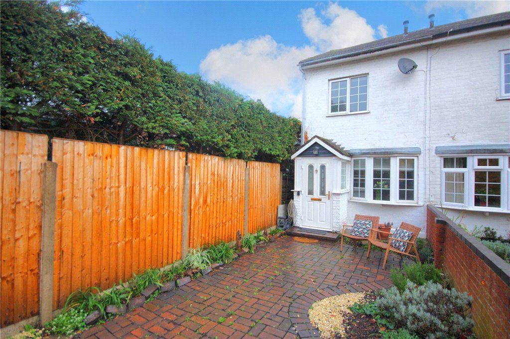 2 bed end terrace house for sale in Belmont Walk, Worcester