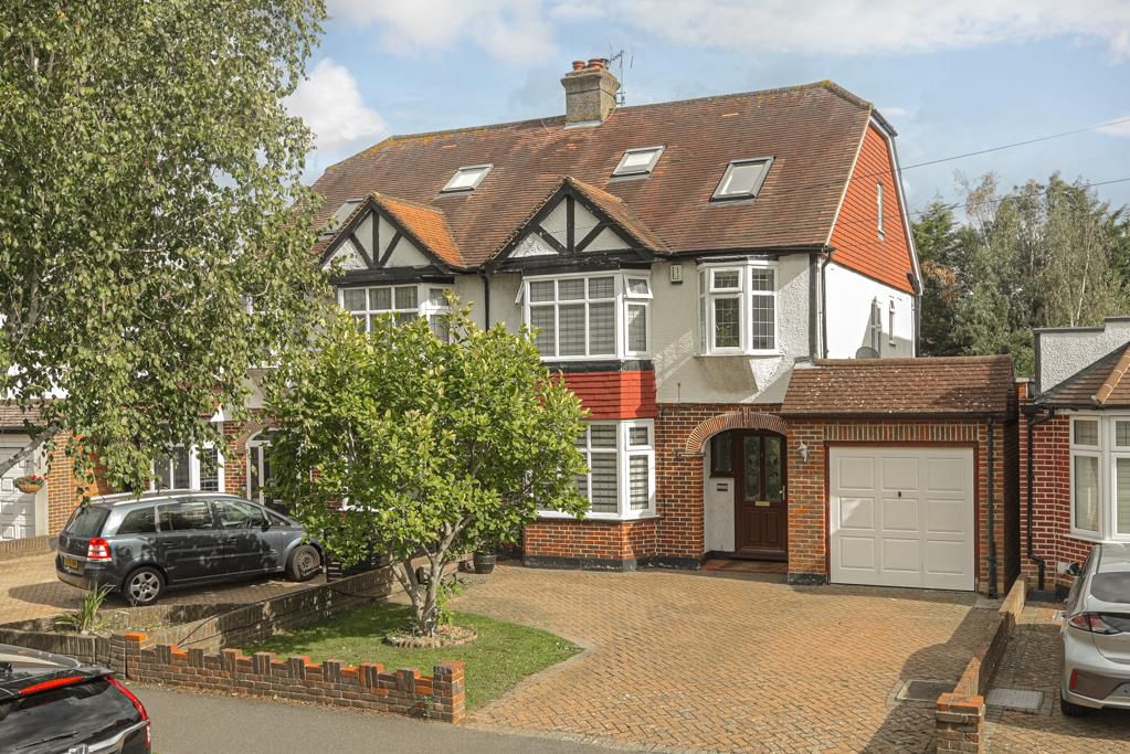4 bed semidetached house for sale in Bradstock Road, Stoneleigh, Epsom