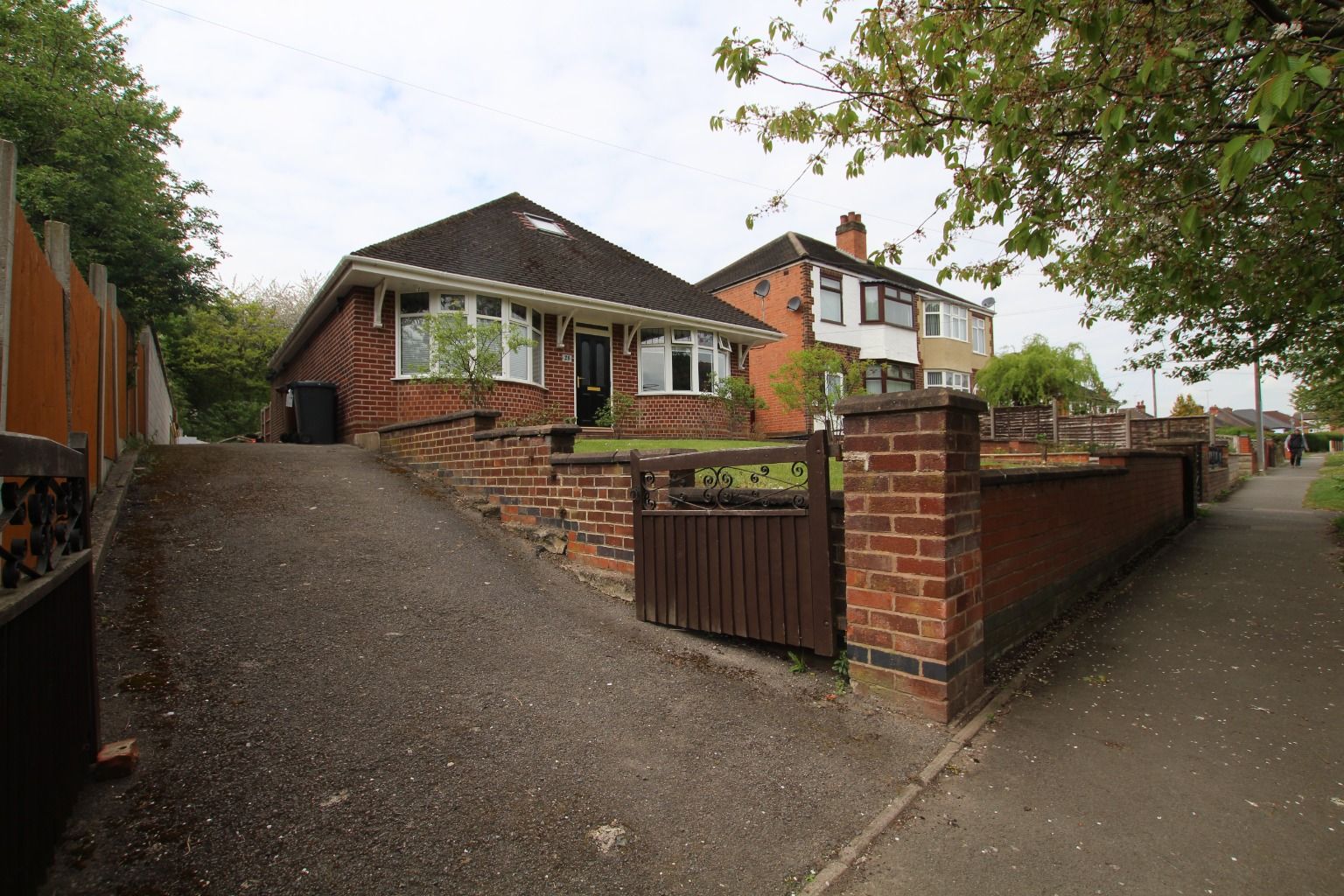 3 bed detached bungalow for sale in Beech Lane, Stretton, BurtonOn