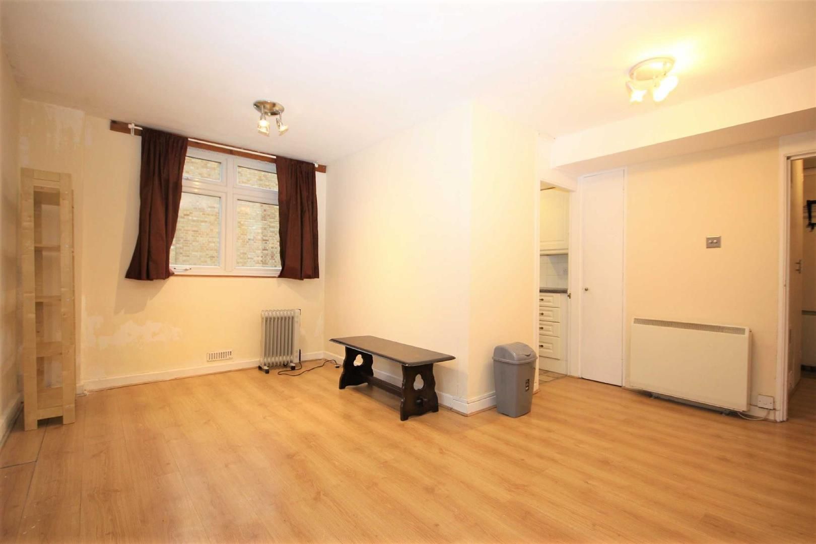 1 bed flat to rent in St Columbas House, Prospect Hill, Walthamstow E17