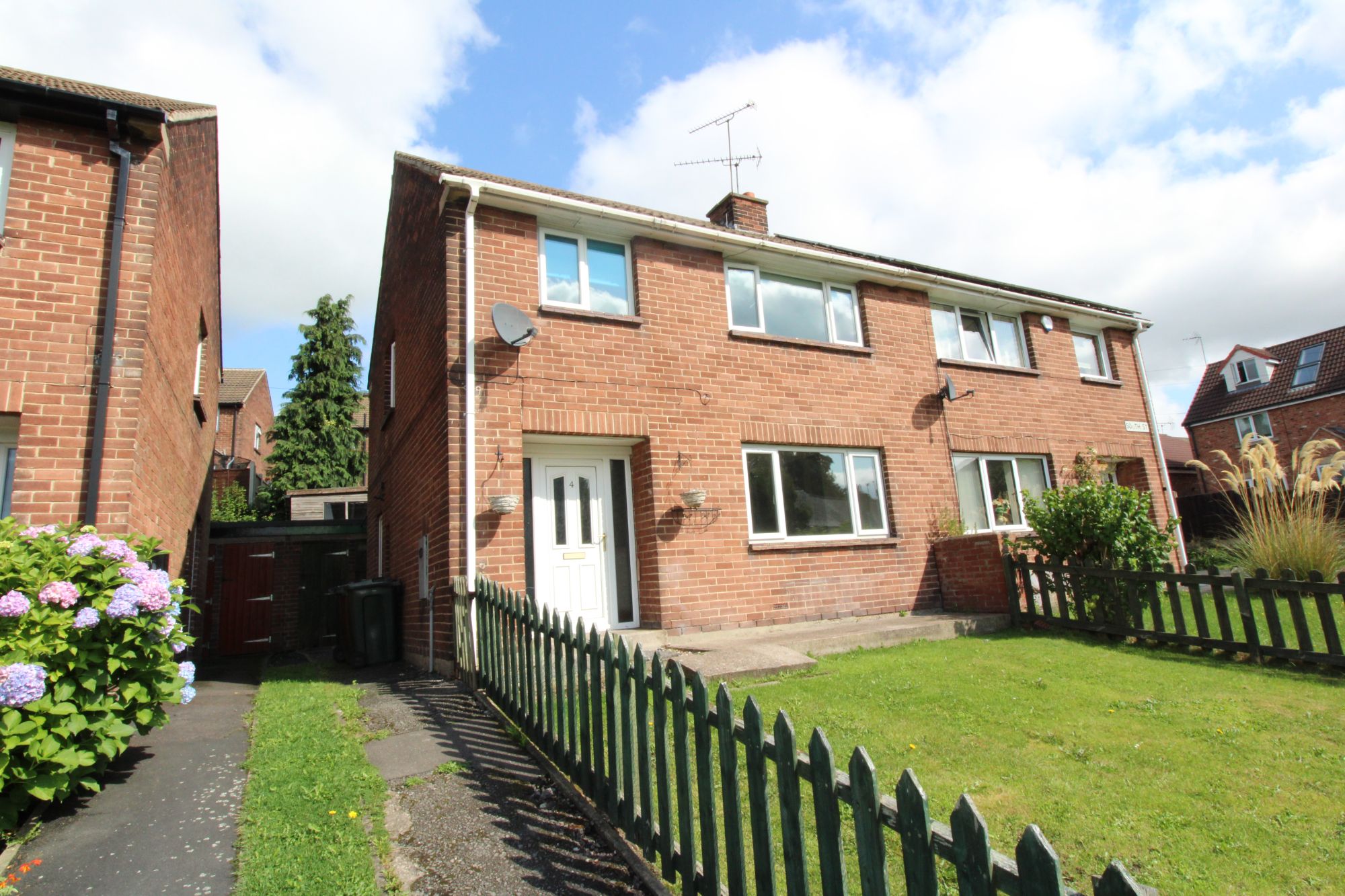 3 bed semidetached house for sale in South Street, Dodworth, Barnsley