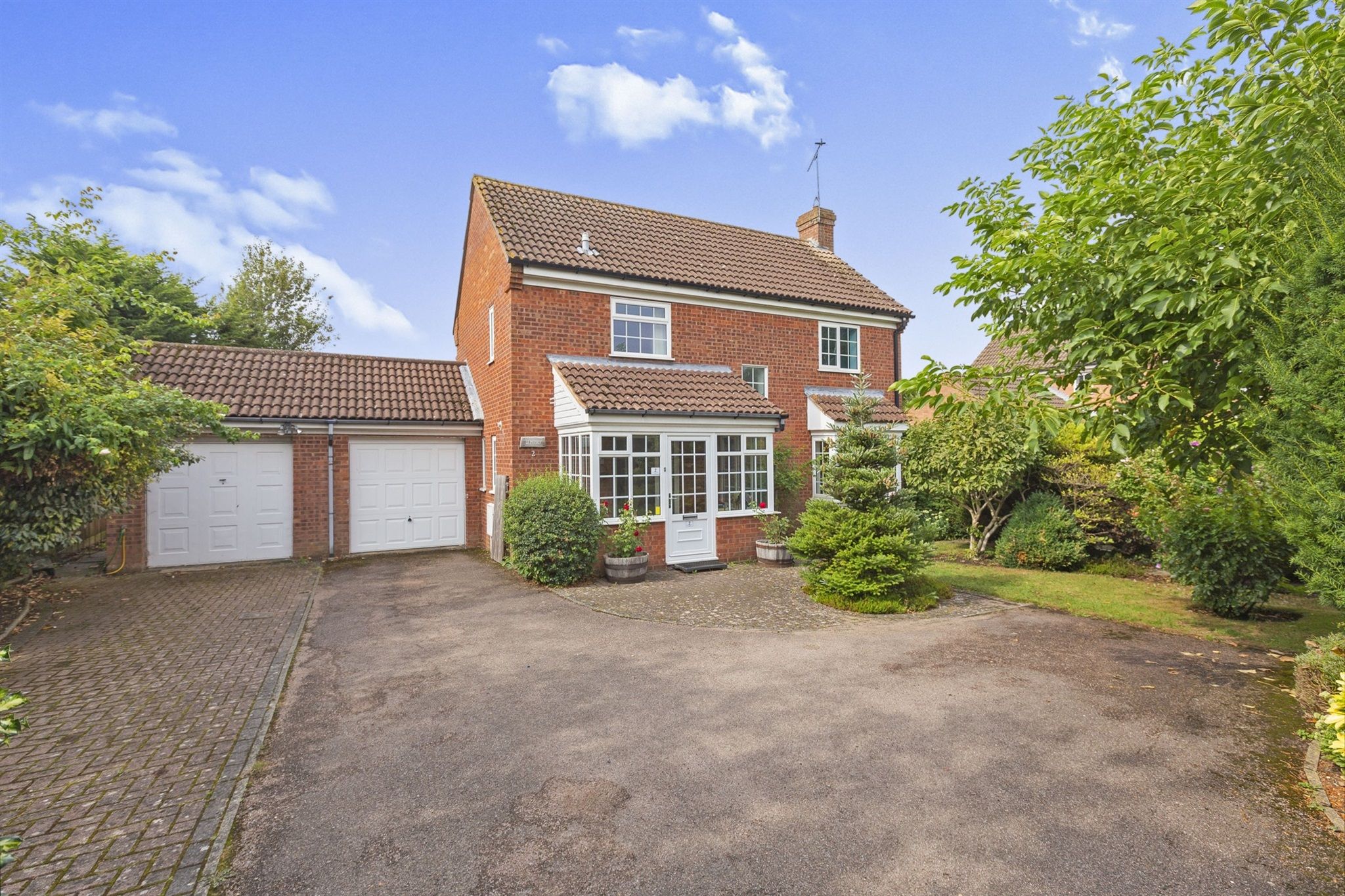 4 bed detached house for sale in Turnfurlong Row, Aylesbury HP21 Zoopla
