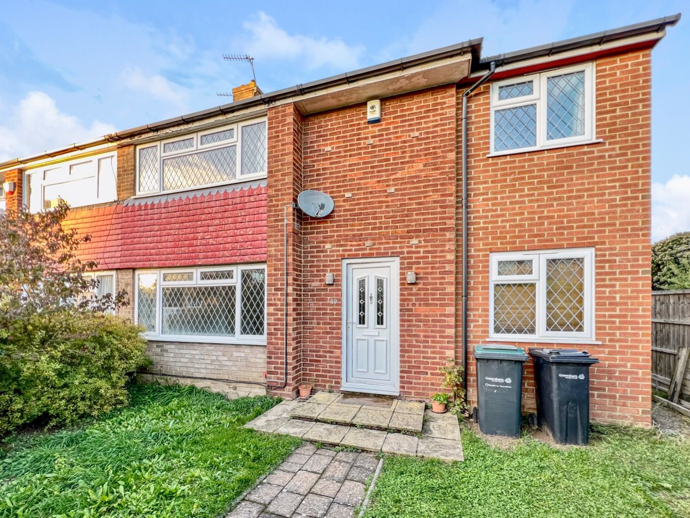 3 bed semidetached house for sale in St Francis Avenue, Gravesend DA12