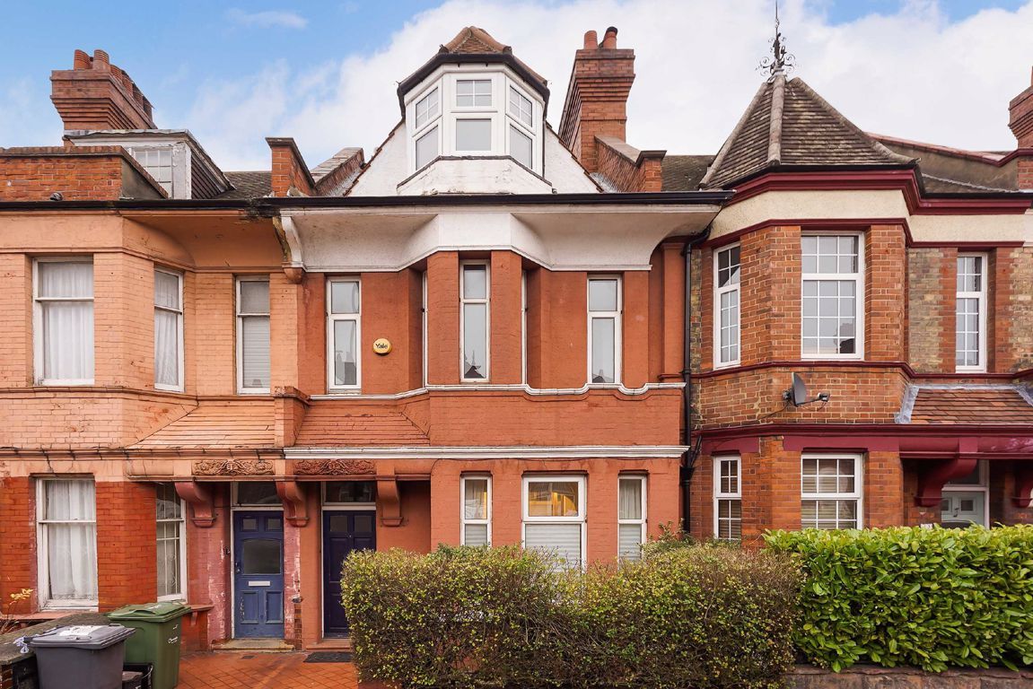 4 bed property for sale in Avenue, London SW2 Zoopla