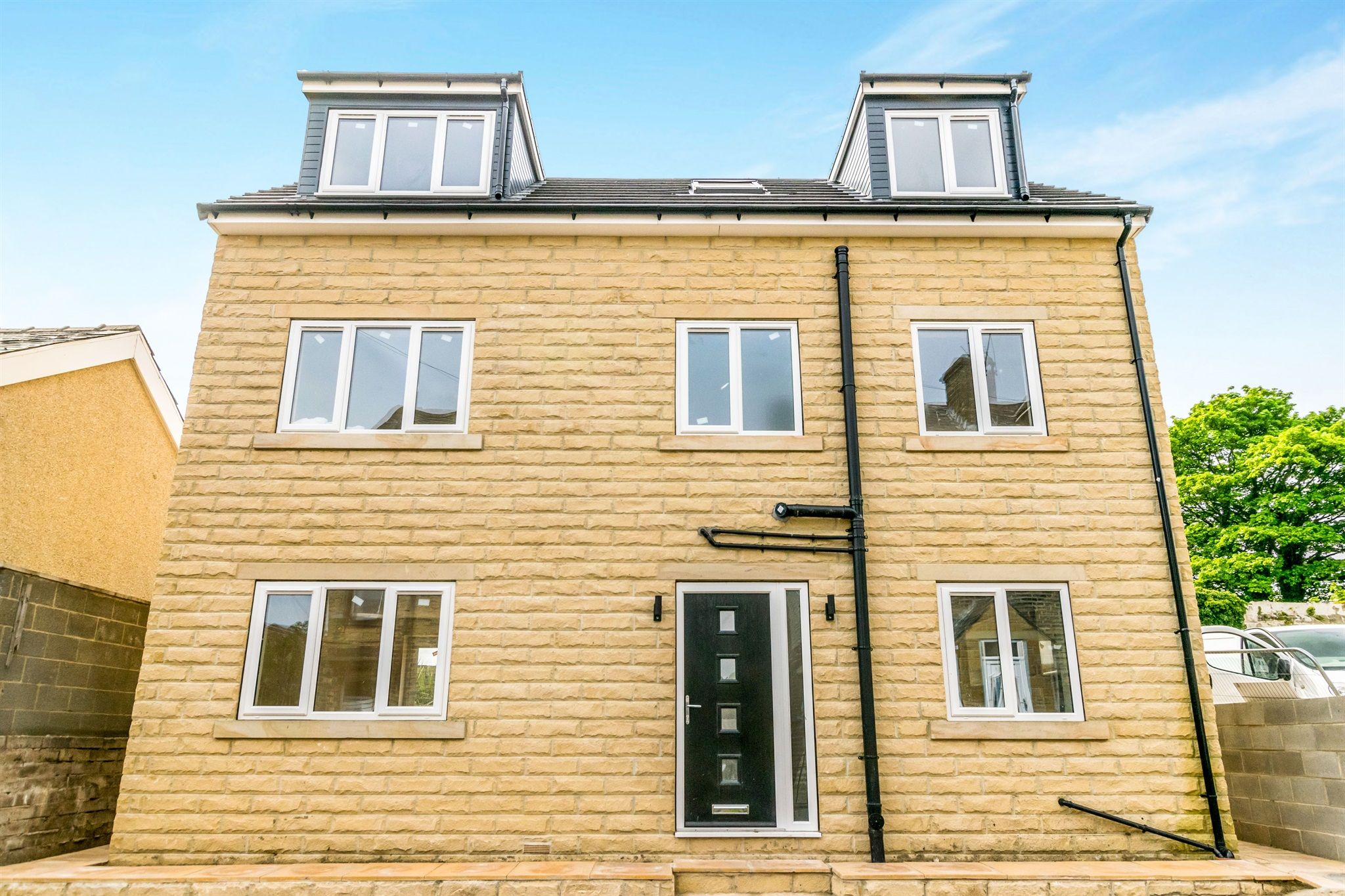 Jubilee Street North, Ovenden, Halifax HX3  