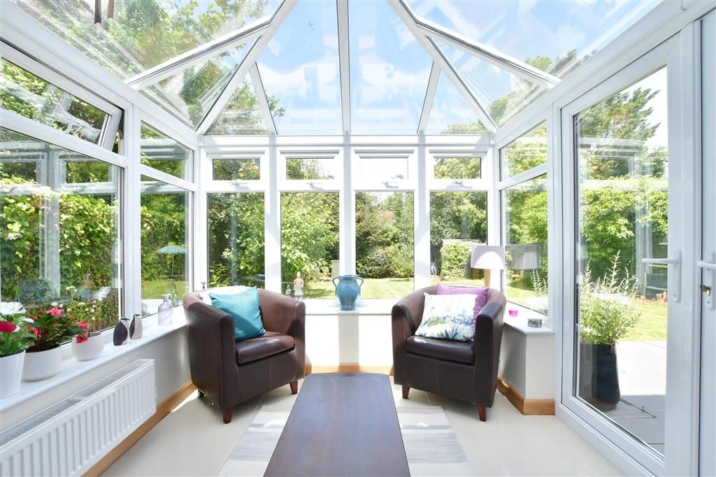 4 bed detached house for sale in Dale Avenue, Hassocks, West Sussex BN6