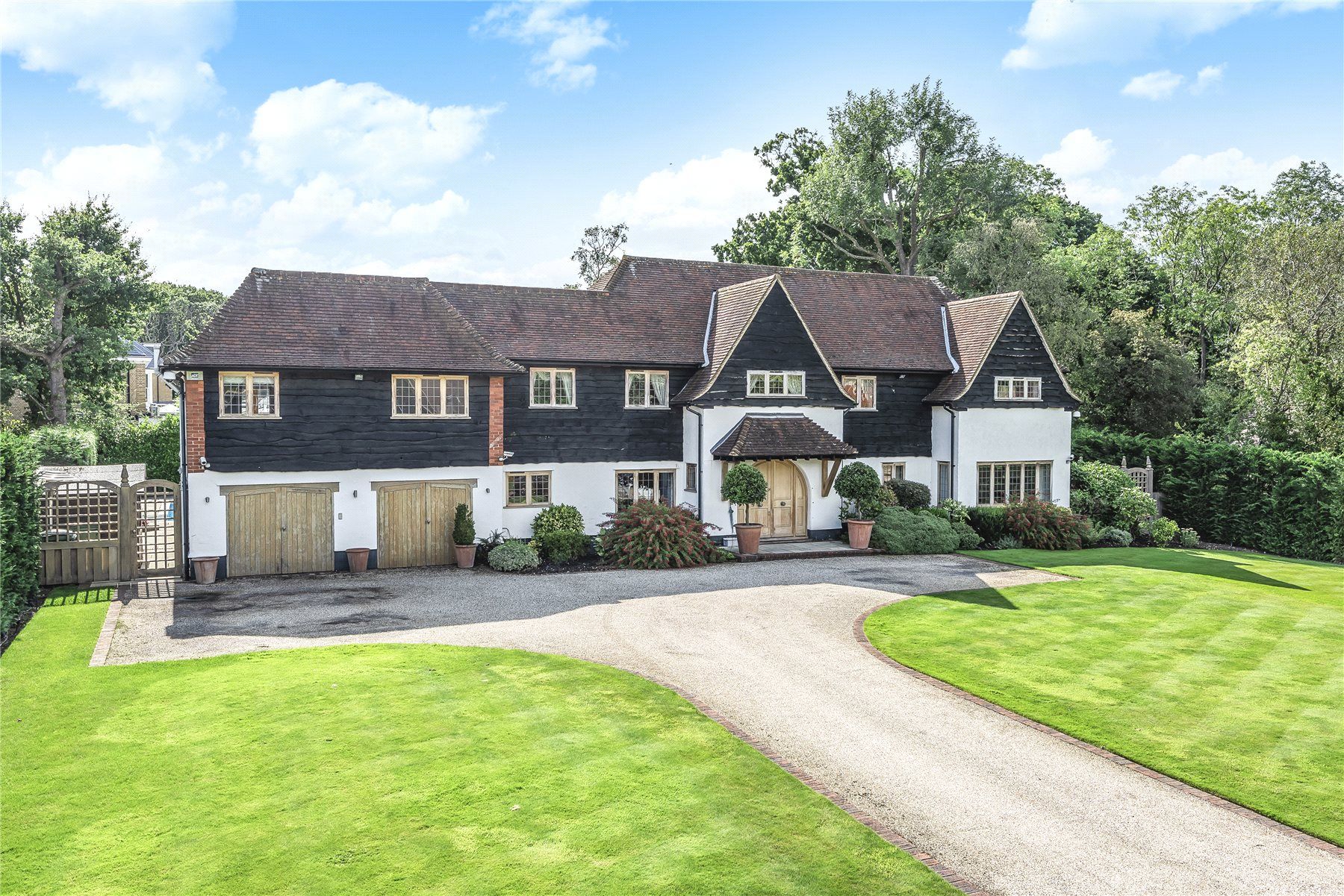 Wood Way, Farnborough Park, Kent BR6  