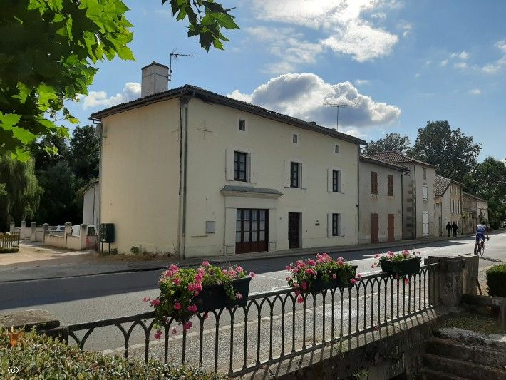3 bed property for sale in ChampagneMouton, PoitouCharentes, 16350
