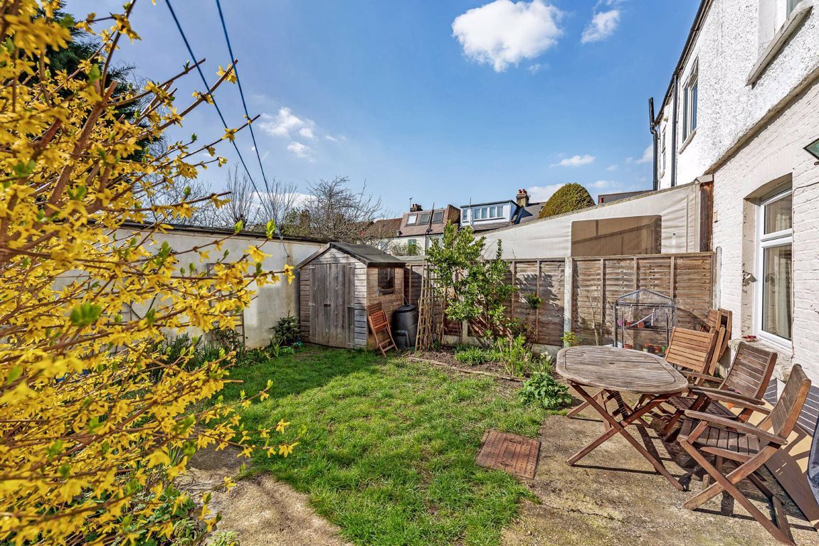 2 bed for sale in Robinson Road, Colliers Wood, London SW17