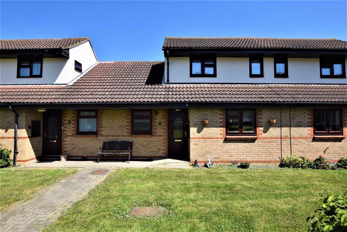2 bed terraced house for sale in Brackendale Court, Basildon, Essex