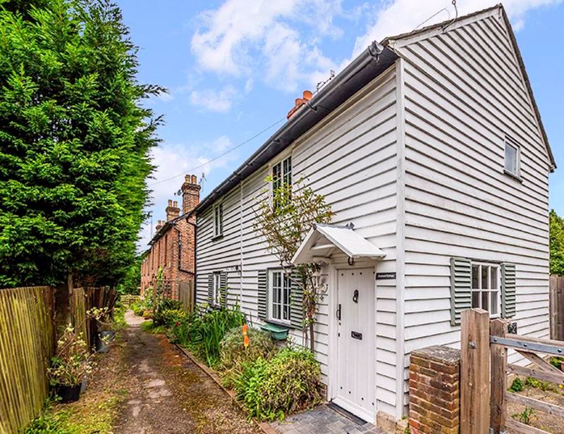 3 bed detached house to rent in Quality Street, Redhill, Merstham RH1