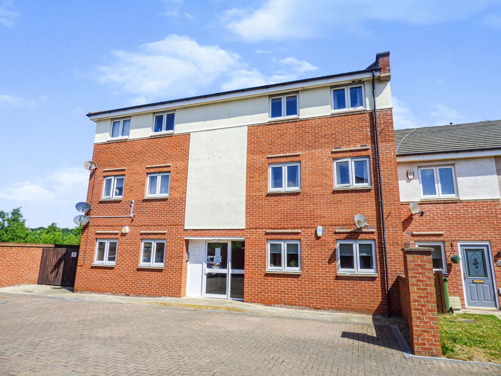 2 bed flat for sale in Bittern Close, Dunston, Gateshead NE11 Zoopla