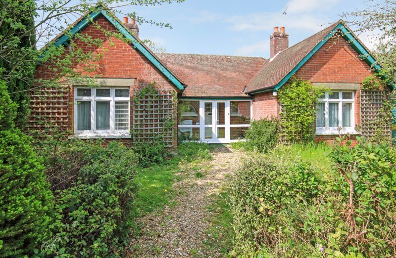 3 bed bungalow for sale in Blissford Hill, Frogham, Fordingbridge SP6