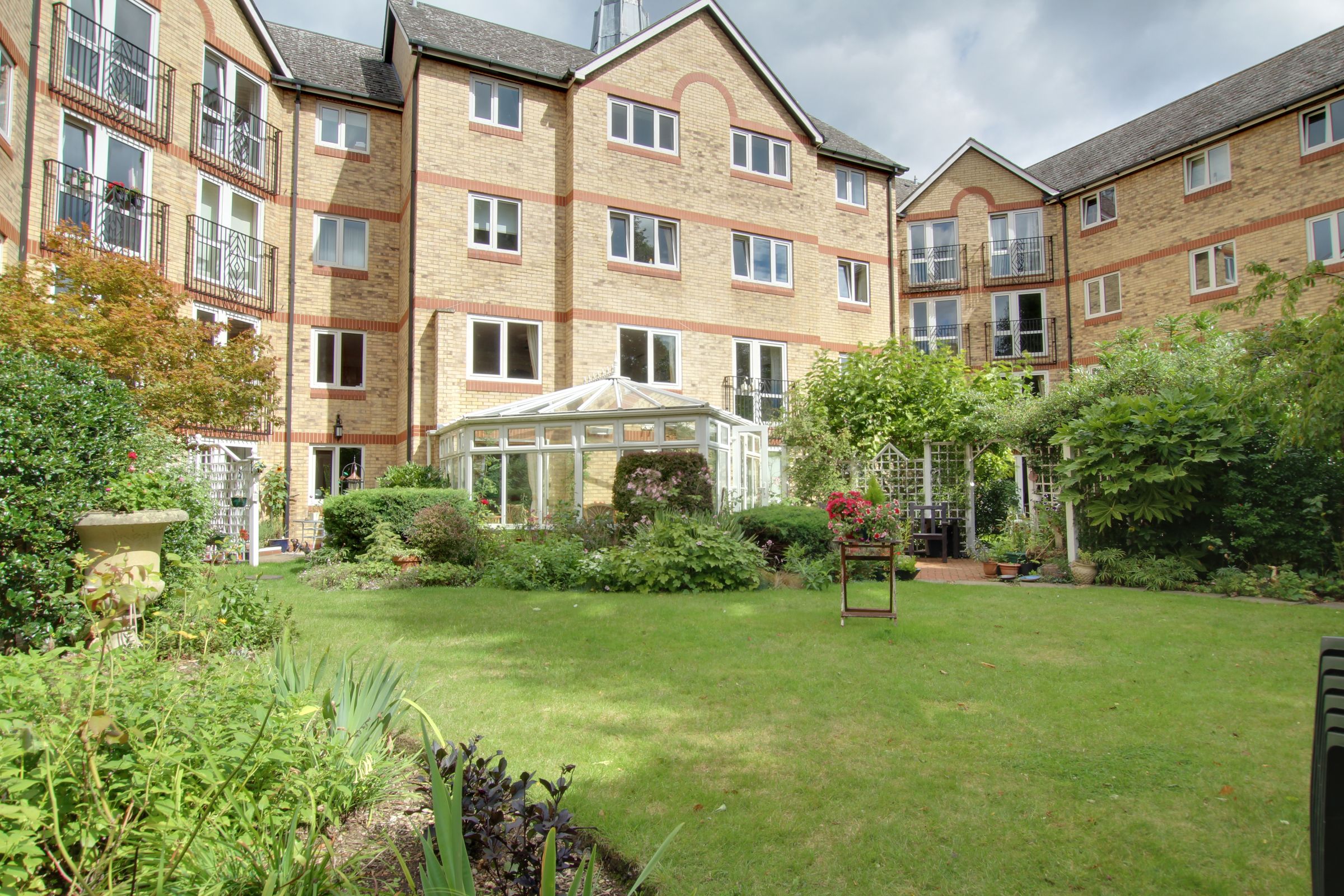 1 bed flat for sale in New Jubilee Court, Grange Avenue, Woodford Green IG8 Zoopla