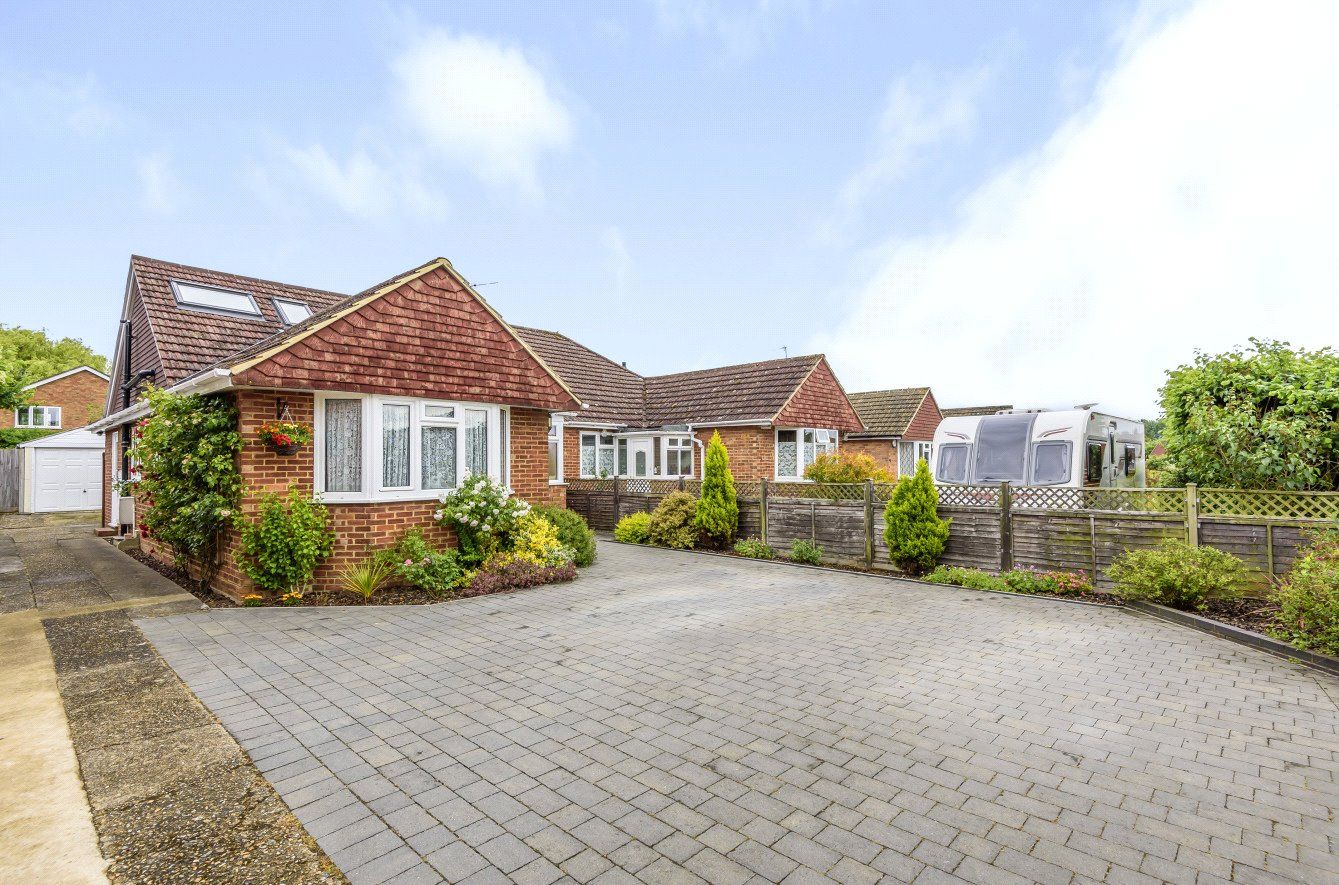 4 bed semidetached house for sale in Jacobs Well, Guildford, Surrey