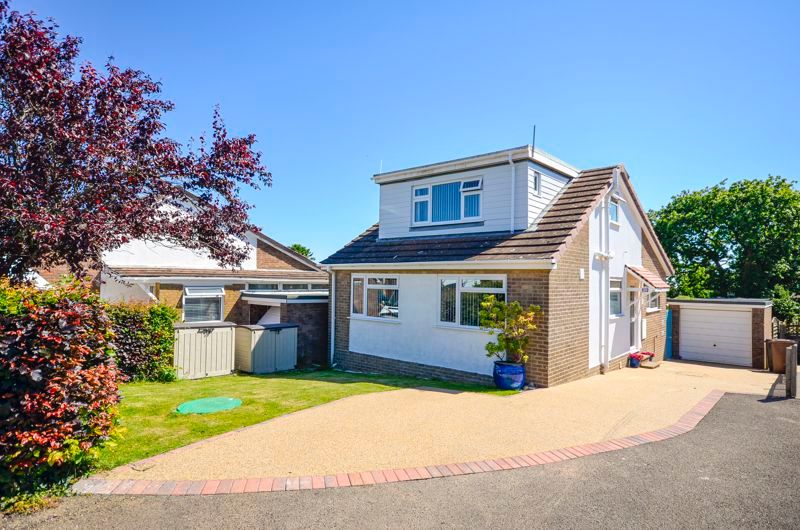3 bed detached bungalow for sale in Hill Head Park, Brixham TQ5 Zoopla