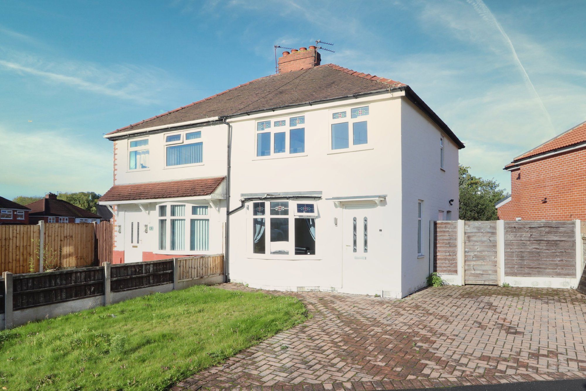 3 bed semidetached house for sale in Gerrards Close, Irlam, Manchester