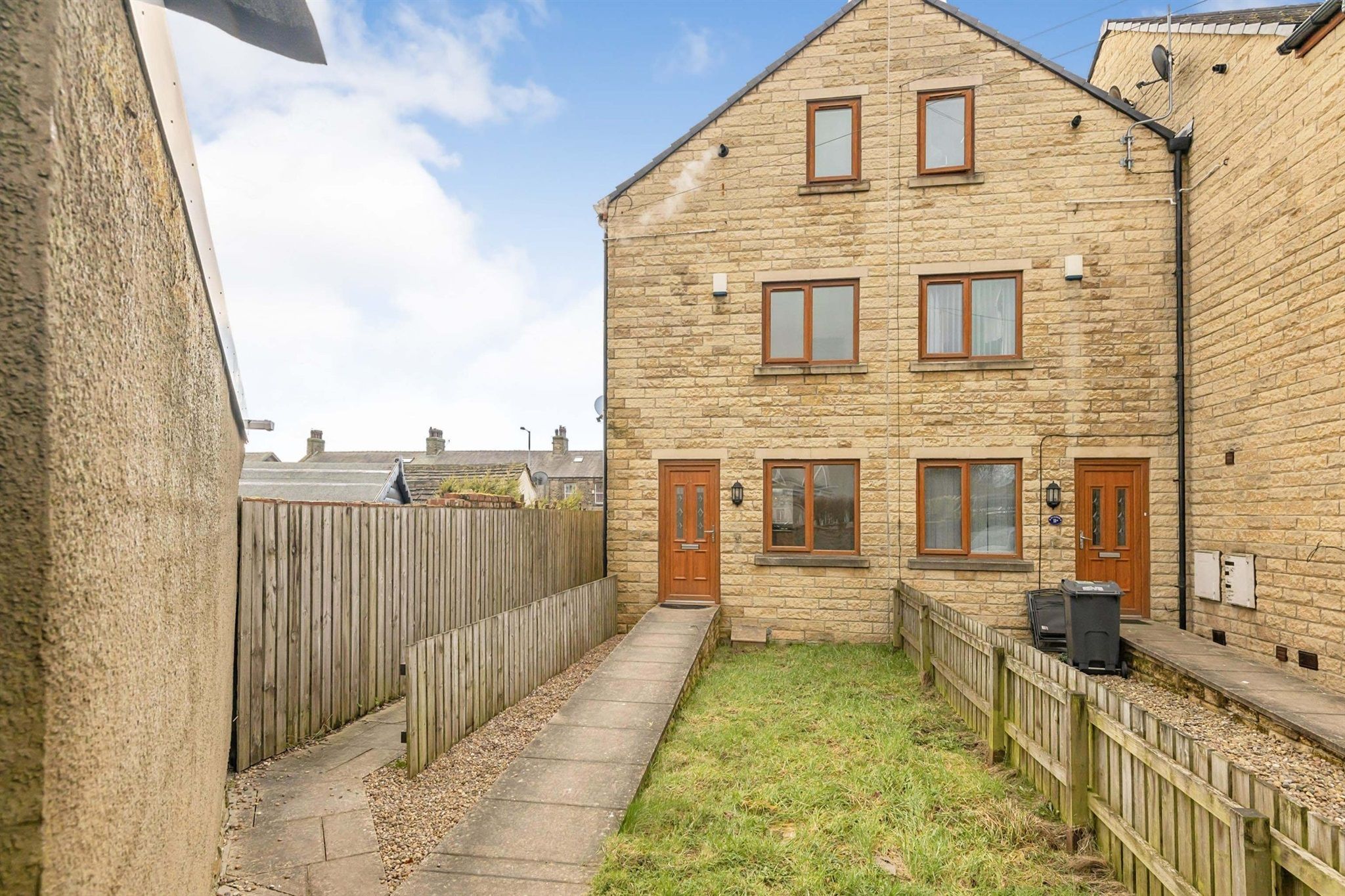 4 bed end terrace house for sale in Mount Road, Wibsey, Bradford BD6