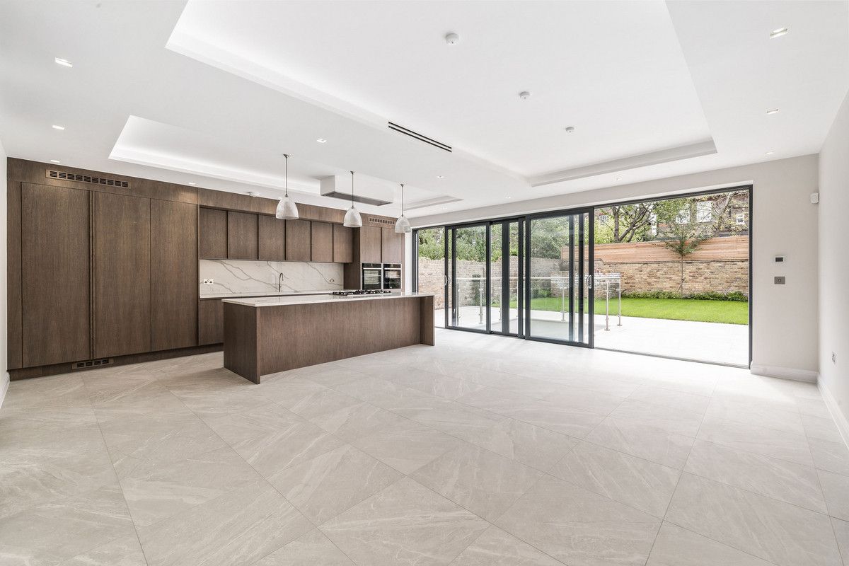 Queens Ride, Barnes SW13  