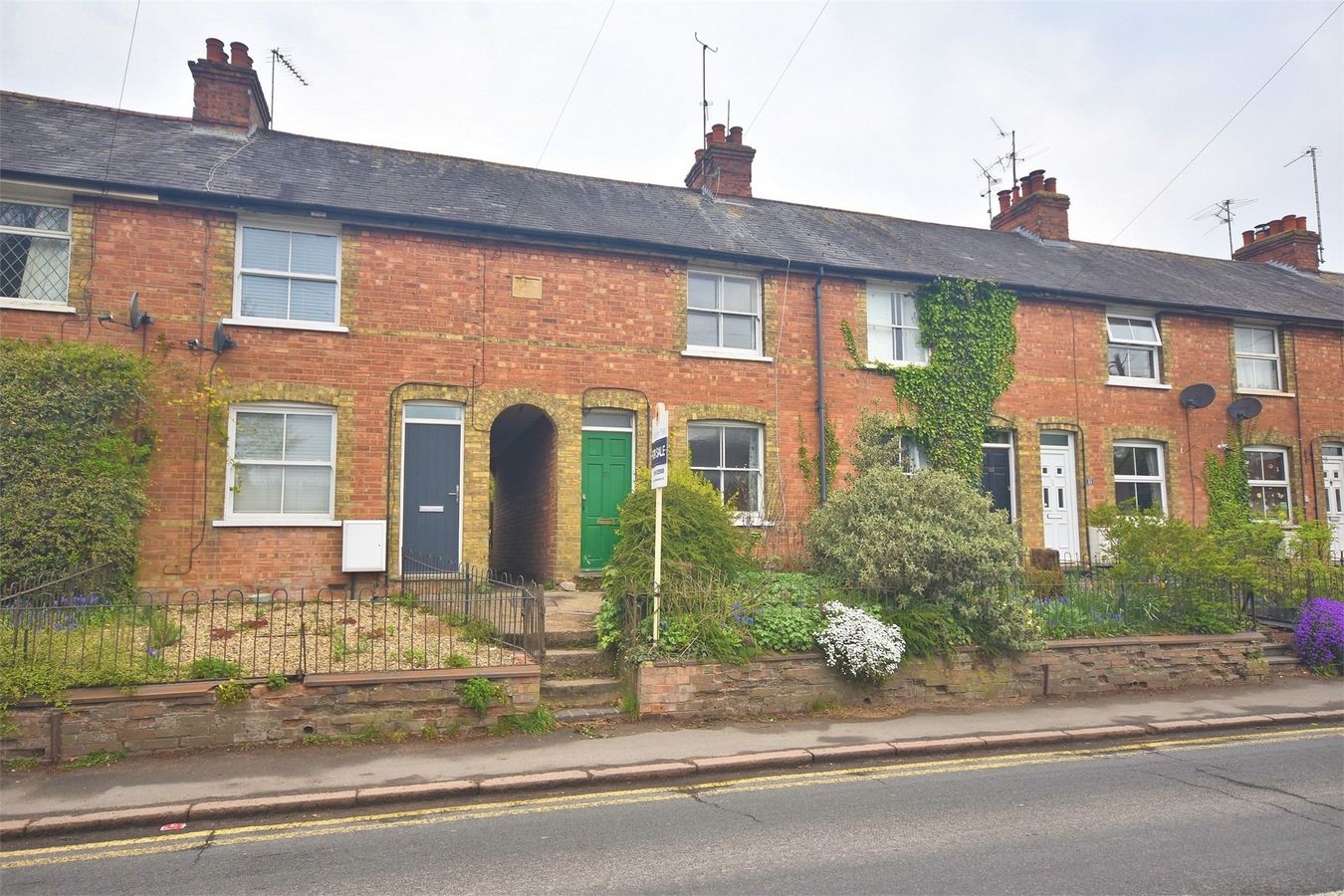 2 bed terraced house for sale in Aylesbury Road, Wendover