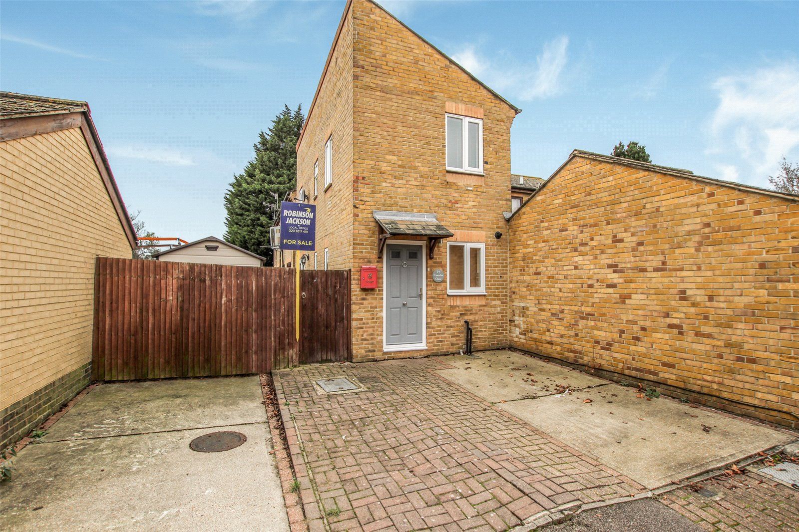 2 bed semidetached house for sale in Camelot Close, Thamesmead SE28