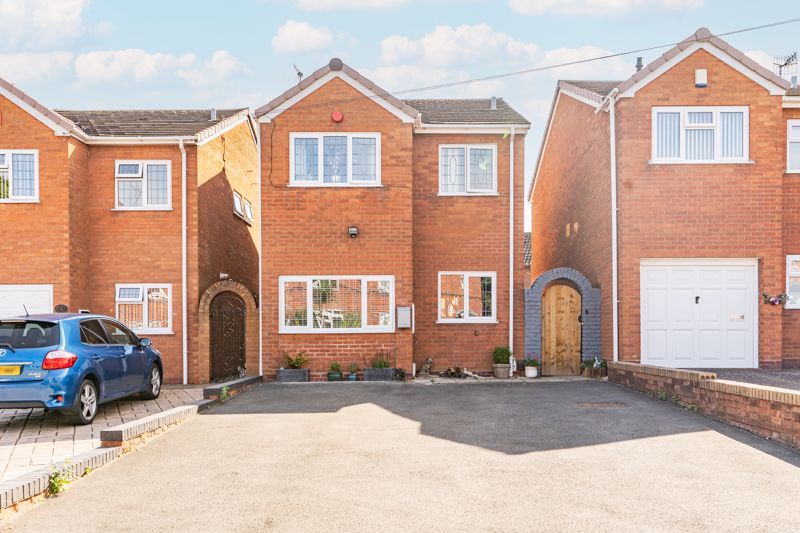 3 bed detached house for sale in Silverthorne Lane, Cradley Heath, West