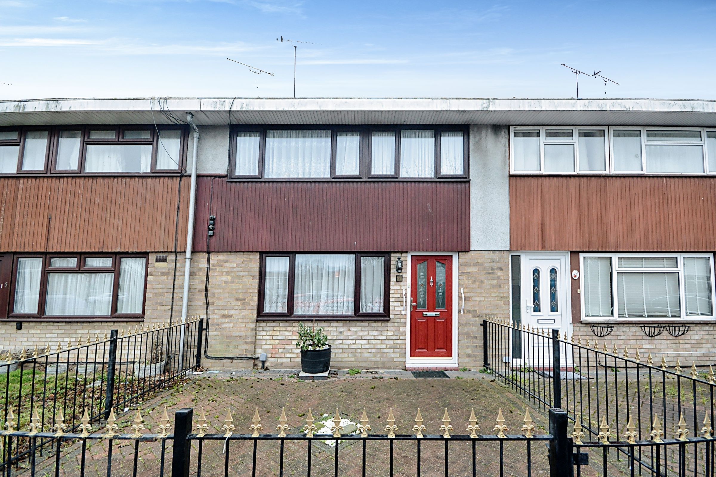 3 bed terraced house for sale in Woolmer Green, Basildon SS15 Zoopla