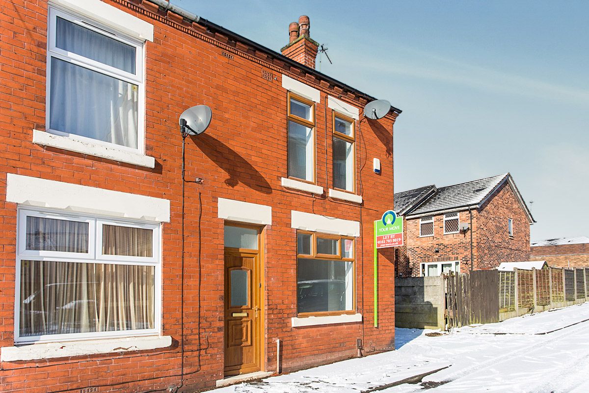 3 bed terraced house to rent in Fereday Street, Worsley, Manchester M28