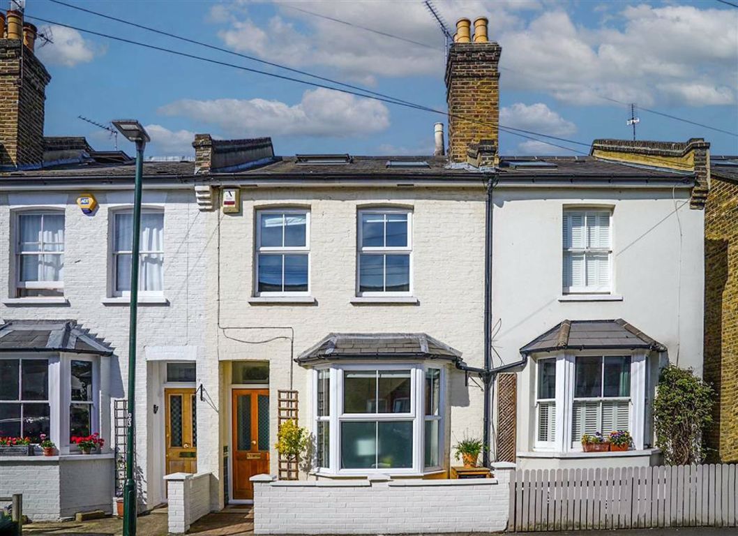3 bed property for sale in Lindum Road, Teddington TW11 Zoopla