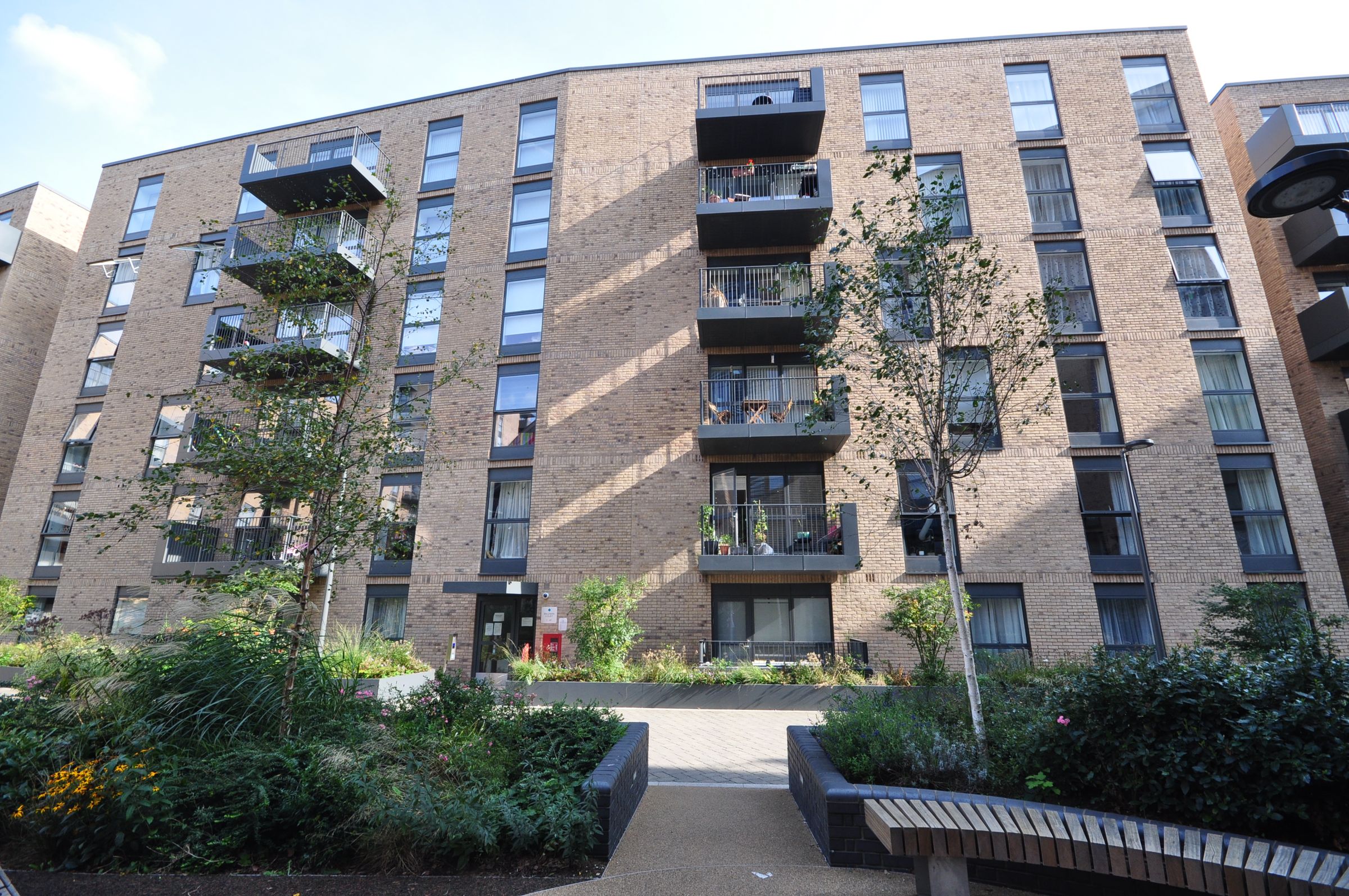 3 bed flat to rent in Baldwin Court, Lyon Road, Harrow, Middlesex HA1