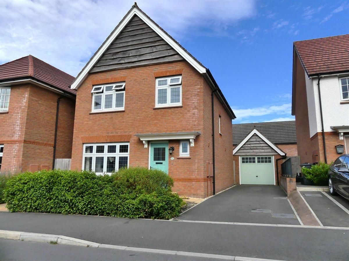 3 bed detached house for sale in Cranesbill Way, Newton Abbot TQ12 Zoopla