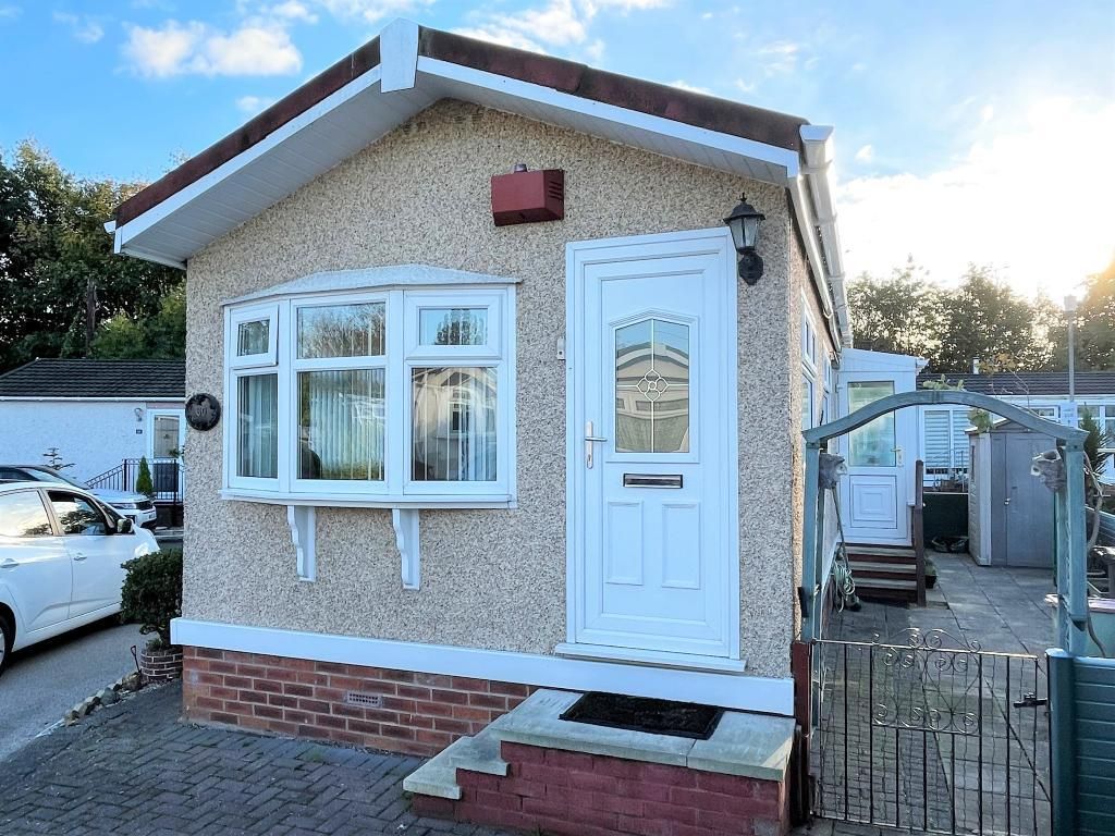 2 bed mobile/park home for sale in Bell Aire Residential Site